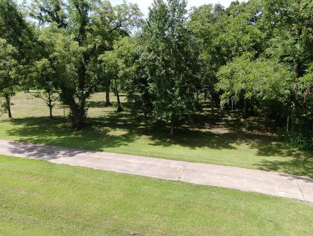 130 Sally Lake Court, Angleton, TX 77515