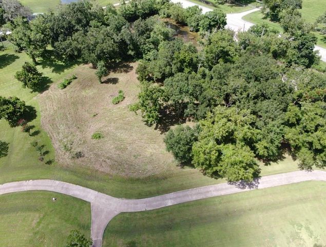 130 Sally Lake Court, Angleton, TX 77515
