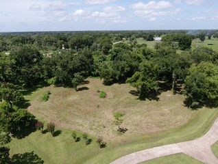 130 Sally Lake Court, Angleton, TX 77515