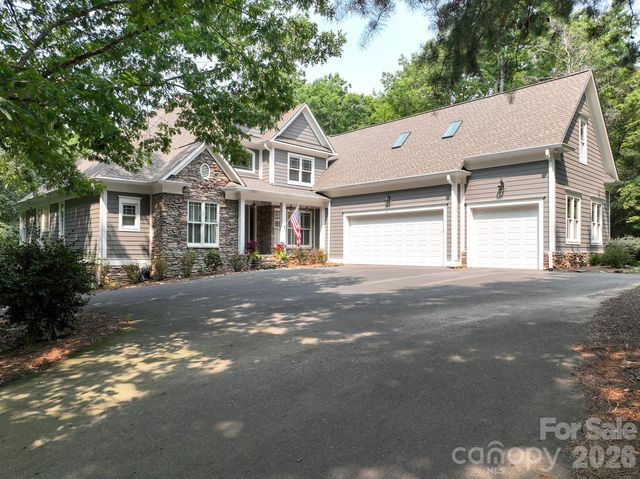 1820 Southpoint Lane, New London, NC 28127