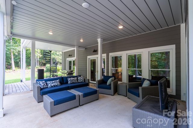 1820 Southpoint Lane, New London, NC 28127