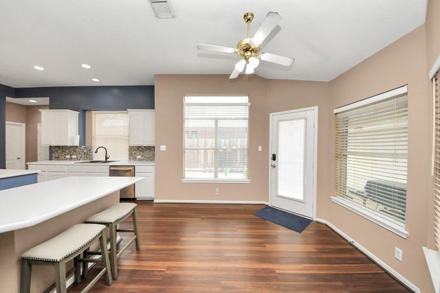 6204 Raintree Drive, Pearland, TX 77584