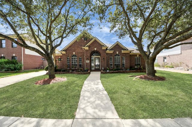 6204 Raintree Drive, Pearland, TX 77584
