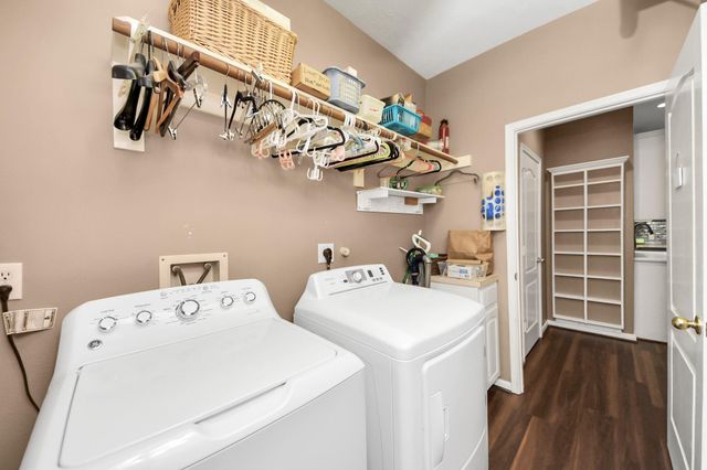 6204 Raintree Drive, Pearland, TX 77584