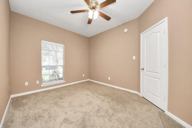 6204 Raintree Drive, Pearland, TX 77584