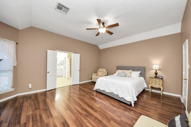 6204 Raintree Drive, Pearland, TX 77584
