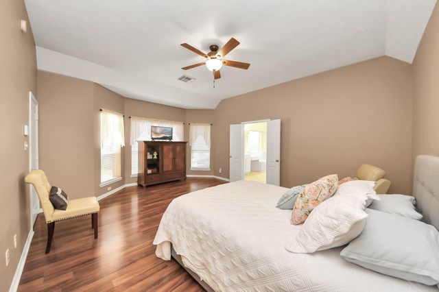 6204 Raintree Drive, Pearland, TX 77584