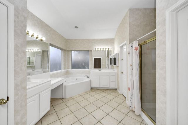 6204 Raintree Drive, Pearland, TX 77584