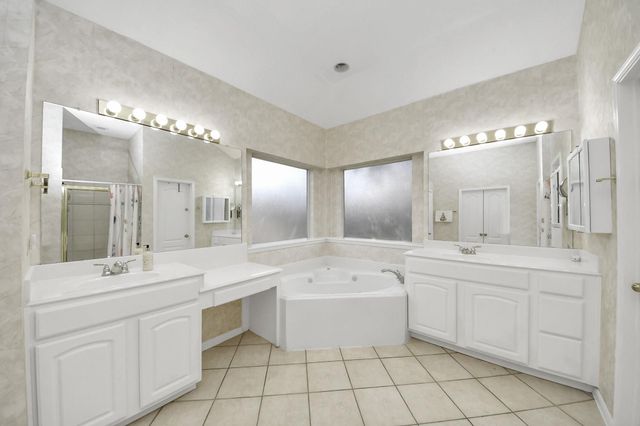 6204 Raintree Drive, Pearland, TX 77584