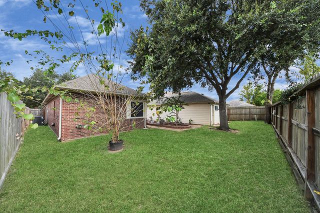 6204 Raintree Drive, Pearland, TX 77584