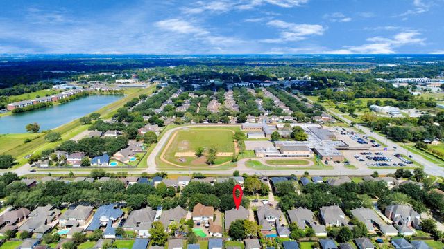 6204 Raintree Drive, Pearland, TX 77584