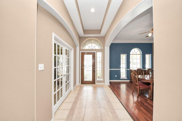 6204 Raintree Drive, Pearland, TX 77584