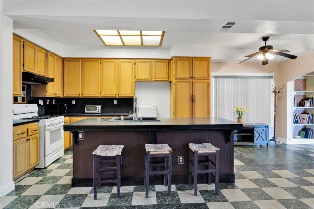 12529 Marchmont Court, Victorville, CA 92392