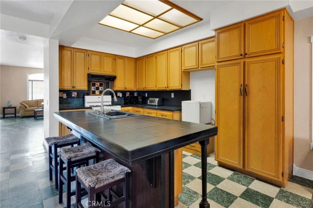 12529 Marchmont Court, Victorville, CA 92392