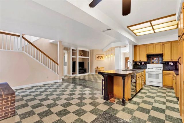 12529 Marchmont Court, Victorville, CA 92392