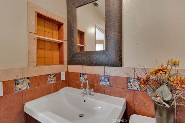 12529 Marchmont Court, Victorville, CA 92392