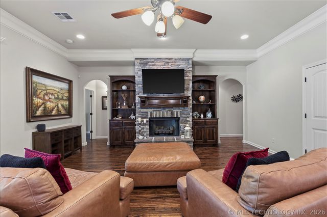 2813 W Edgewater Street, Broken Arrow, OK 74012