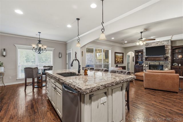 2813 W Edgewater Street, Broken Arrow, OK 74012