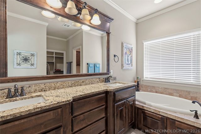 2813 W Edgewater Street, Broken Arrow, OK 74012