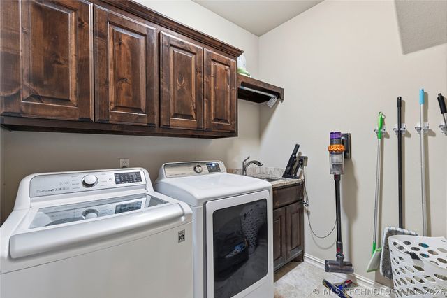 2813 W Edgewater Street, Broken Arrow, OK 74012