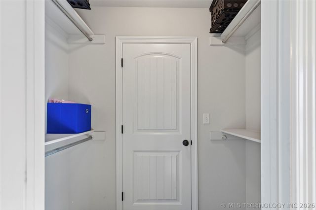 2813 W Edgewater Street, Broken Arrow, OK 74012