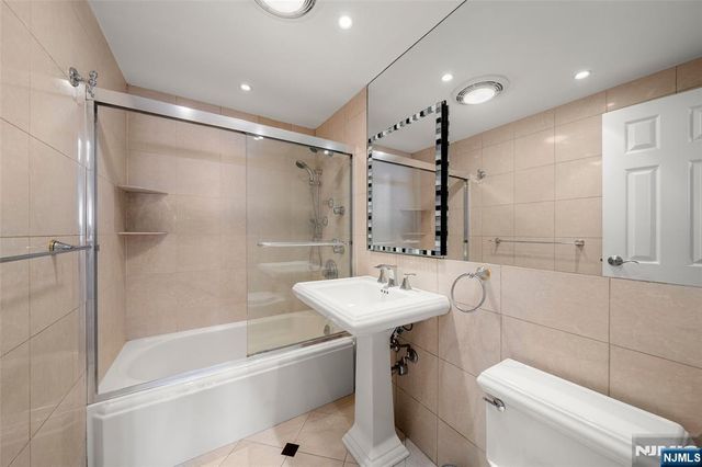 7855 Boulevard East 28L, North Bergen, NJ 07047