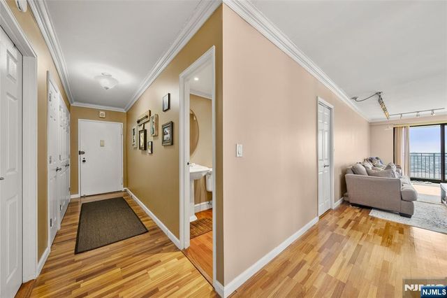 7855 Boulevard East 28L, North Bergen, NJ 07047