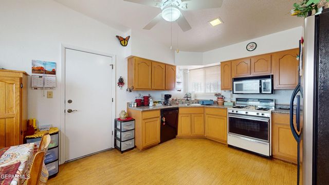 2005 MERMAID Drive, El Paso, TX 79936