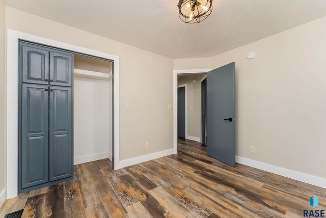 2200 E 63rd St Street, Sioux Falls, SD 57108