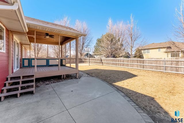 2200 E 63rd St Street, Sioux Falls, SD 57108