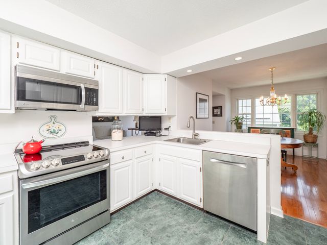 26 Wilton Crest 26, Wilton, CT 06897
