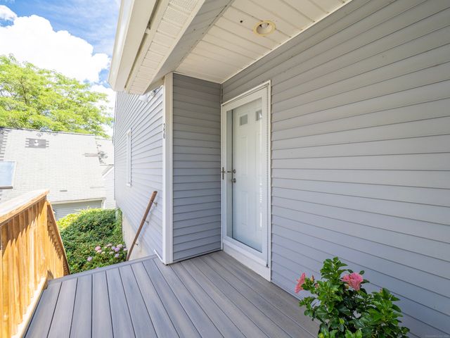 26 Wilton Crest 26, Wilton, CT 06897