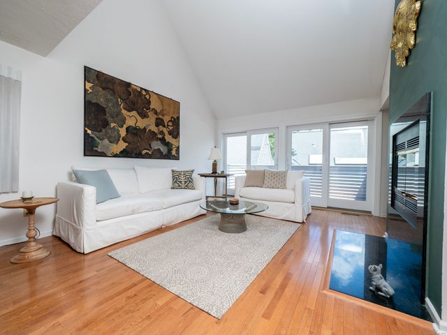 26 Wilton Crest 26, Wilton, CT 06897