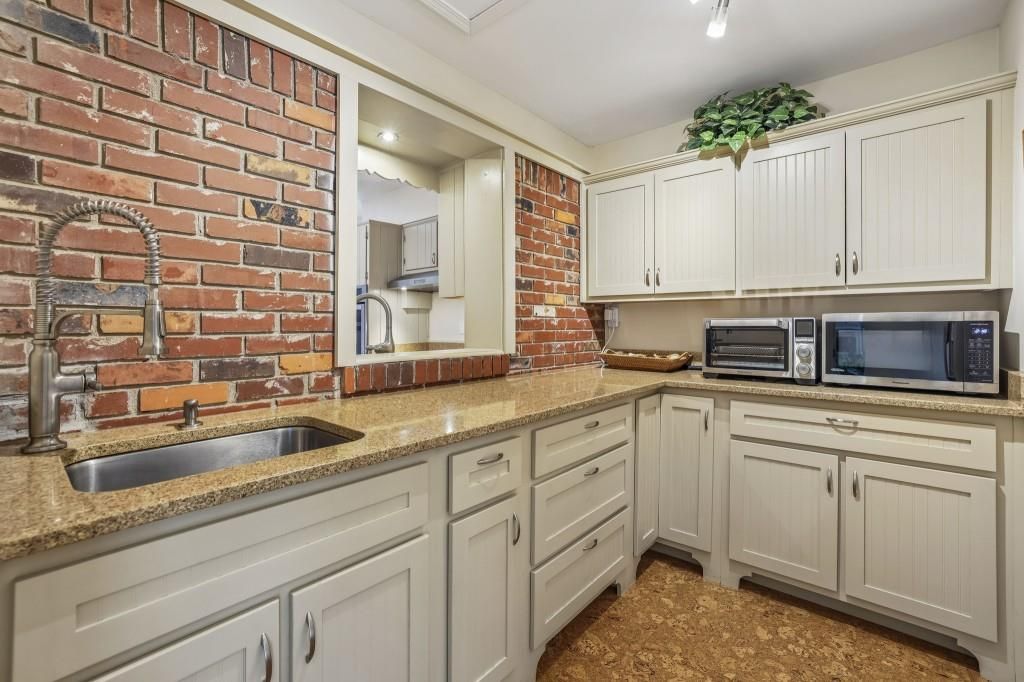 Image 10 of property listing at 2361 Burch Circle NE, Atlanta, GA 30319
