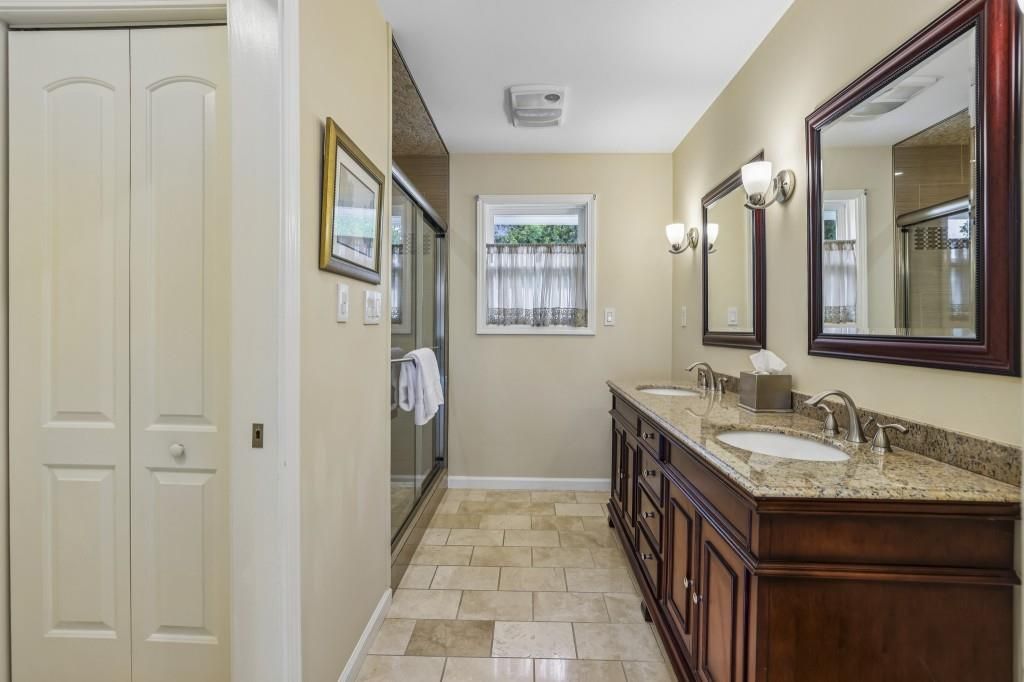 Image 4 of property listing at 2361 Burch Circle NE, Atlanta, GA 30319