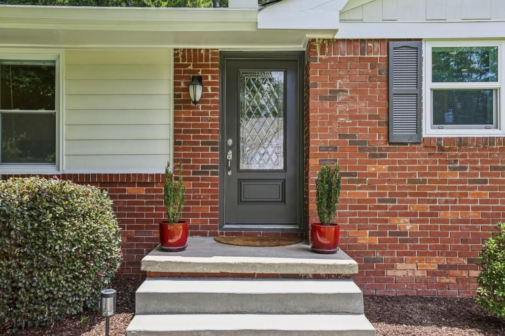 Image 6 of property listing at 2361 Burch Circle NE, Atlanta, GA 30319