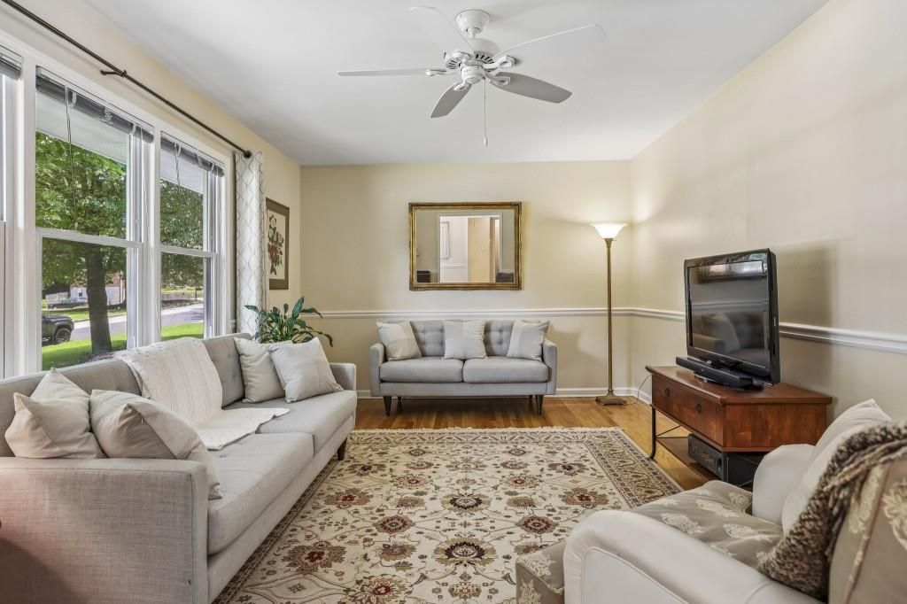 Image 7 of property listing at 2361 Burch Circle NE, Atlanta, GA 30319