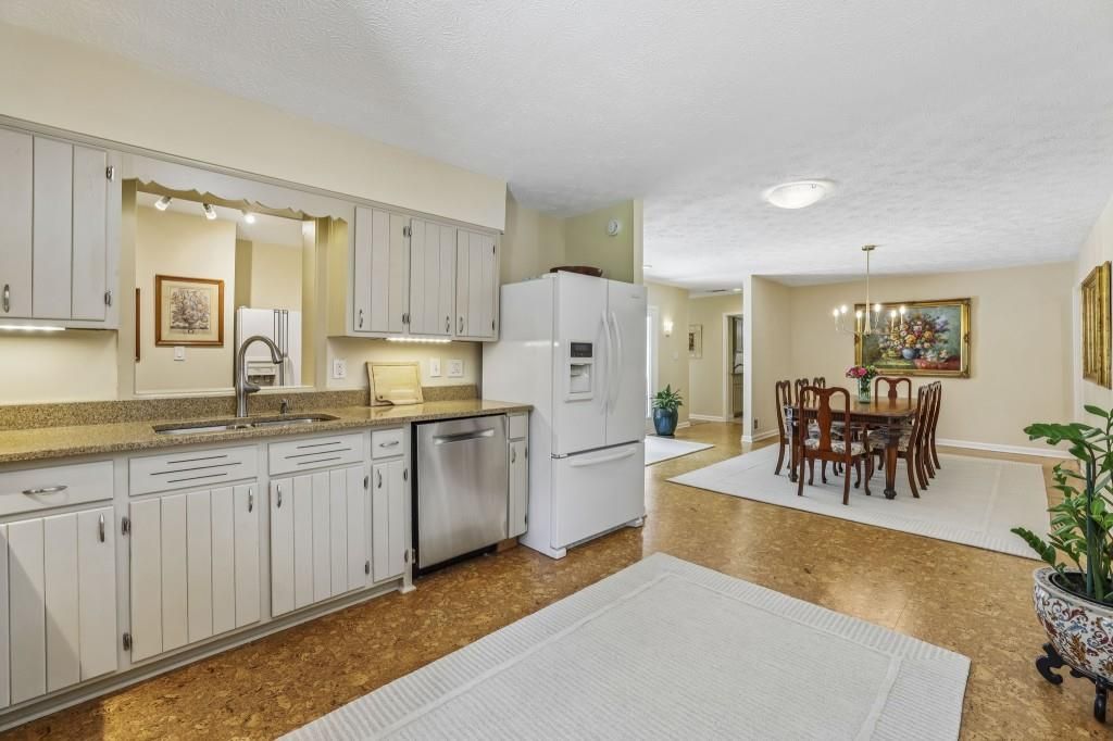 Image 9 of property listing at 2361 Burch Circle NE, Atlanta, GA 30319