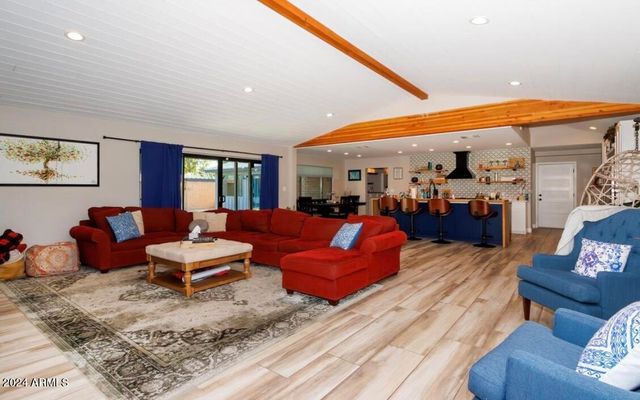 2023 W WINDSOR Avenue, Phoenix, AZ 85009