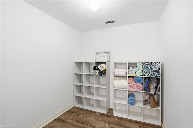 3021 Sandpiper Bay CIR # E202, Naples, FL 34112