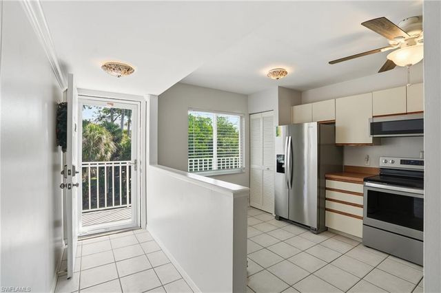 3021 Sandpiper Bay CIR # E202, Naples, FL 34112