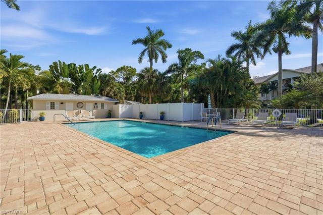 3021 Sandpiper Bay CIR # E202, Naples, FL 34112