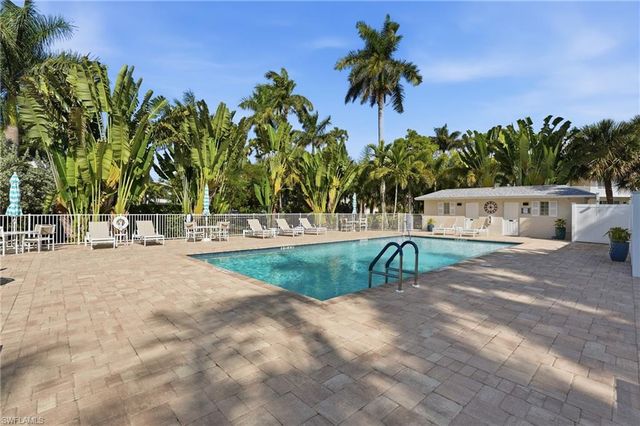 3021 Sandpiper Bay CIR # E202, Naples, FL 34112