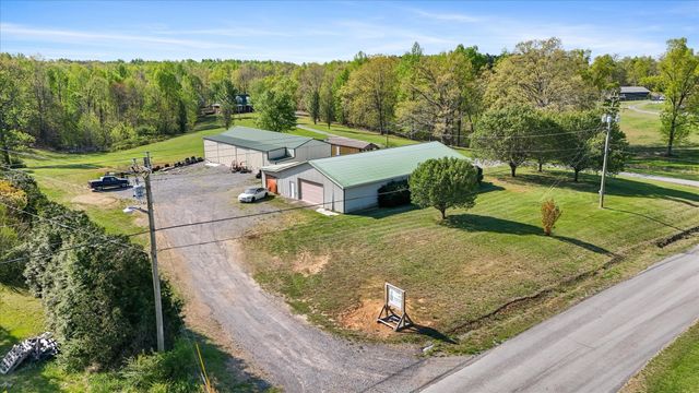 951 Pelham Rd, Woodbury, TN 37190