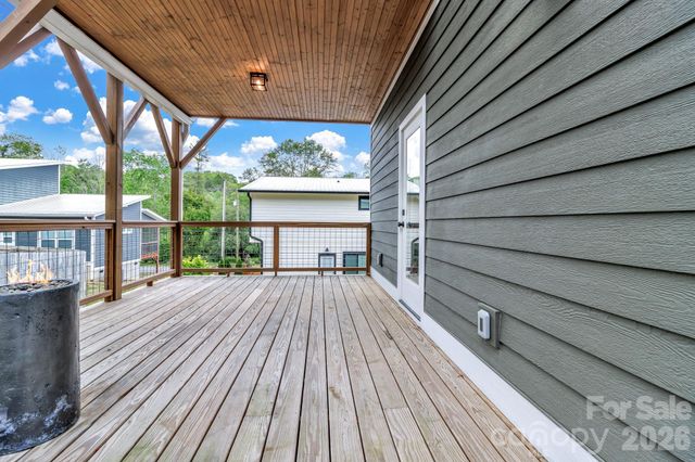 200 Stafford Street, Black Mountain, NC 28711