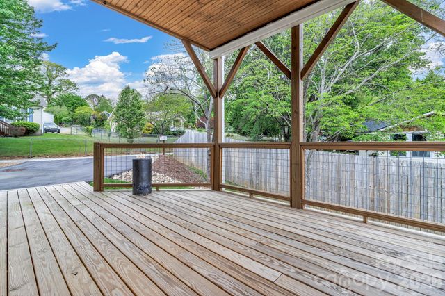 200 Stafford Street, Black Mountain, NC 28711
