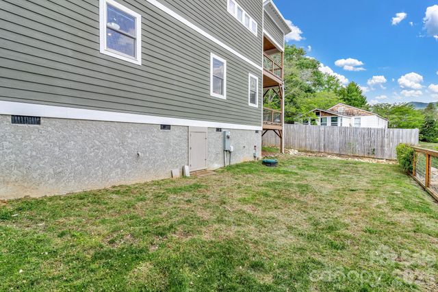 200 Stafford Street, Black Mountain, NC 28711