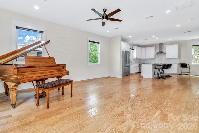 200 Stafford Street, Black Mountain, NC 28711