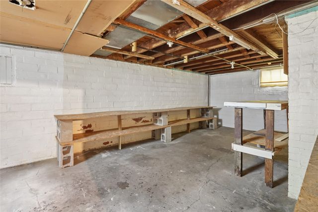 1323 46th Street, Des Moines, IA 50311