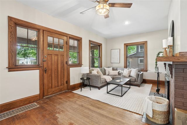 1323 46th Street, Des Moines, IA 50311